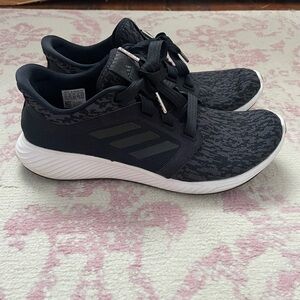 Black Adidas Sneakers 👟